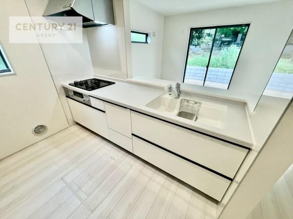 松戸市高塚新田　2号棟　新築戸建