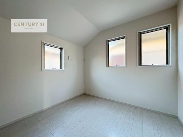 流山市向小金4丁目　新築戸建