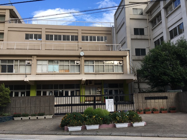 松戸市六高台西の中古一戸建て(松戸市立六実第三小学校)