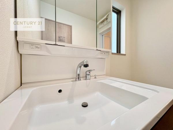 松戸市小金原7丁目　B号棟　新築戸建