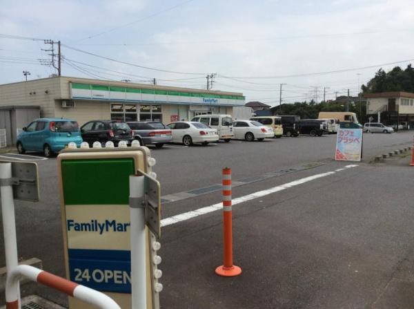 シャレール牛久1号棟(ファミリーマート牛久警察署前店)