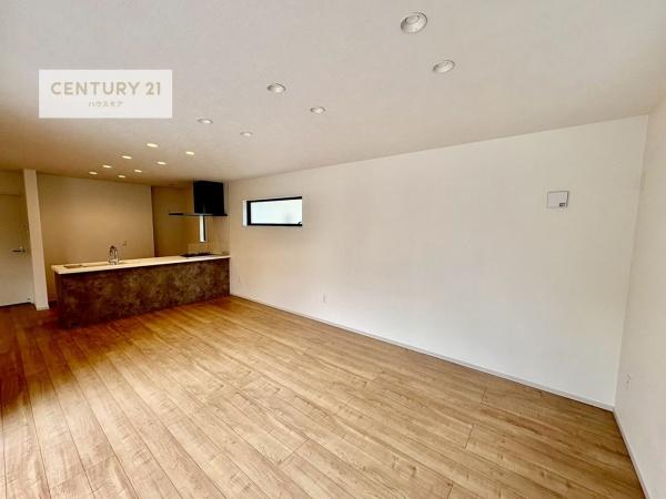 松戸市新松戸7丁目　2号棟　新築戸建て