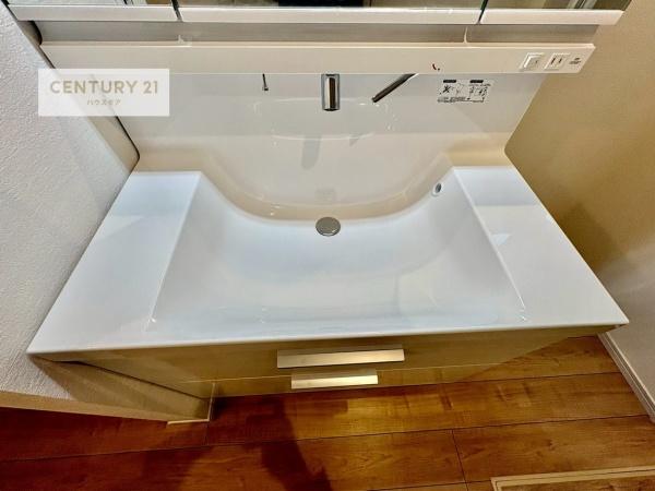 松戸市新松戸7丁目　2号棟　新築戸建て