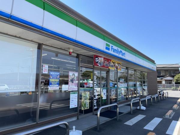 守谷市薬師台2丁目　B号棟　新築戸建(ファミリーマート守谷立沢店)