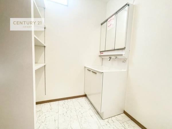 松戸市新松戸南2丁目　2号棟　新築戸建