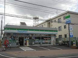 クレスト柏2号棟(ファミリーマート柏富勢店)