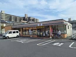 ロイヤルプラザ松戸トリビュート(セブンイレブン松戸胡録台店)