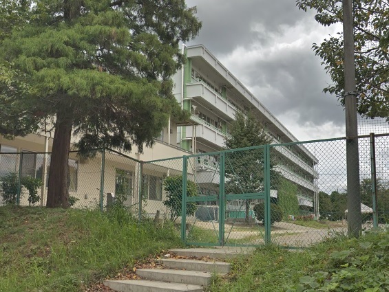 初石パークホームズB棟(流山市立西初石小学校)