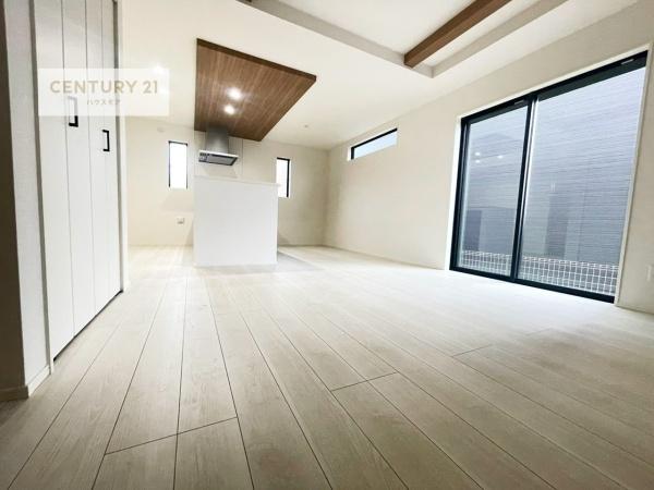 流山市向小金3丁目　2号棟　新築戸建