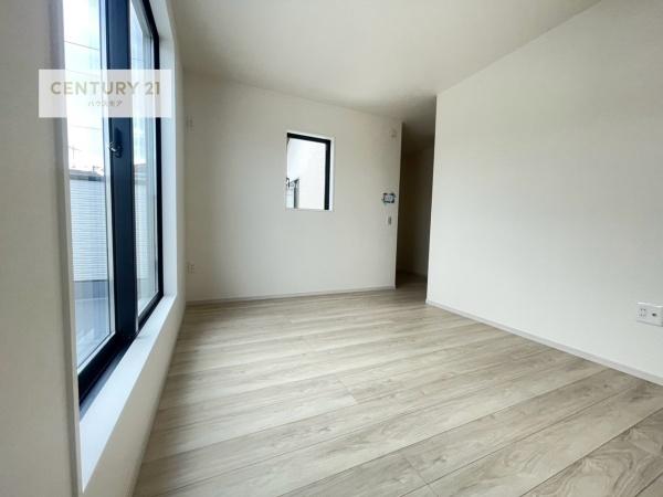 柏市逆井2丁目　2号棟　新築戸建て