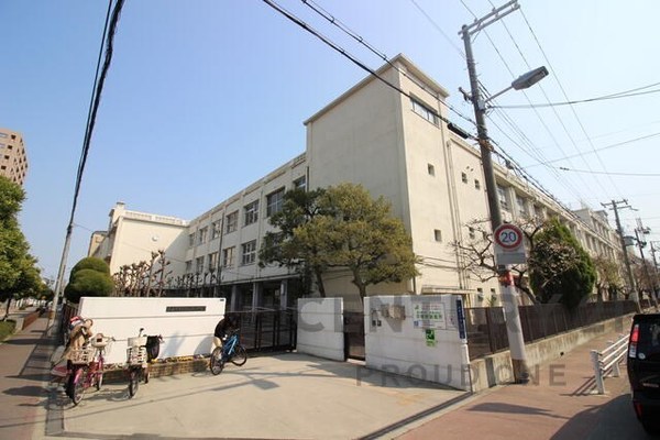 クローバーハイツ森小路2号棟(大阪市立新森小路小学校)