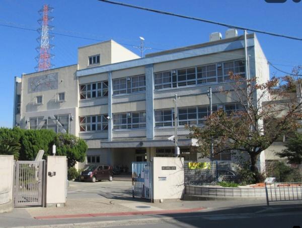 門真市四宮５丁目の中古一戸建て(門真市立四宮小学校)