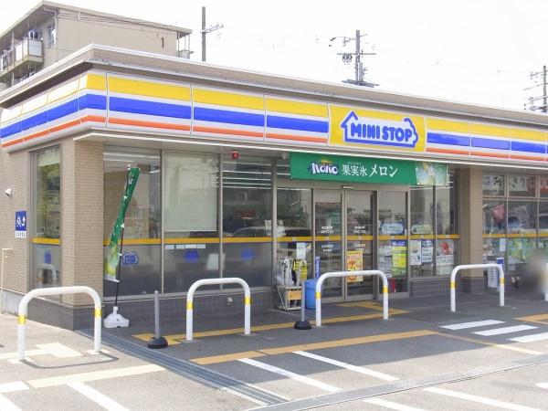 サンメゾンイースト(ミニストップ加納8丁目店)