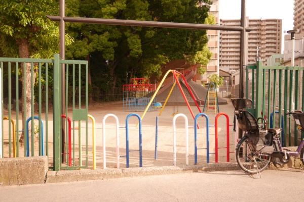 大阪市鶴見区放出東３丁目の中古一戸建て(阿遅速雄神社境内児童遊園)