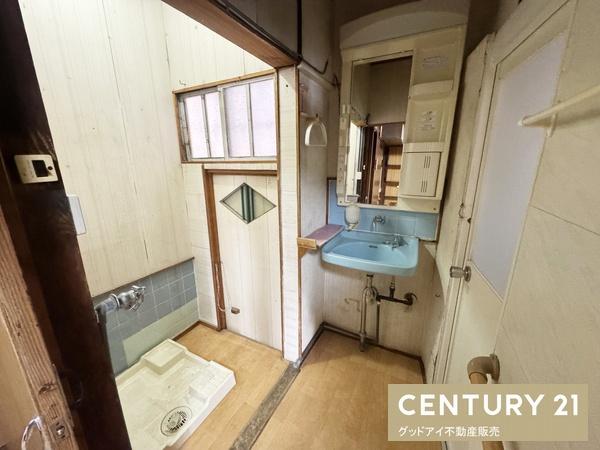 大東市三箇１丁目の中古一戸建て