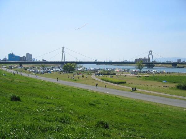淀川パークハウス1号棟(淀川河川公園太子橋地区)