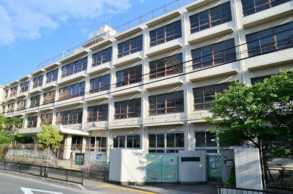 住道駅前住宅7号棟(大東市立住道南小学校)