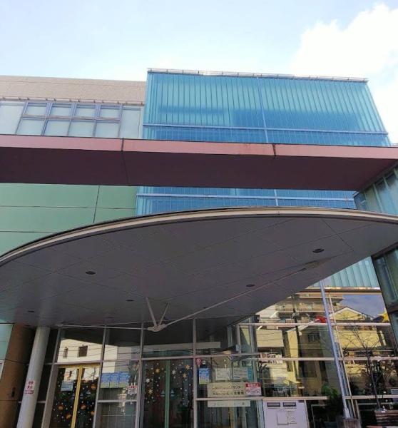 エメラルドマンション鶴見緑地(大阪市立鶴見図書館)
