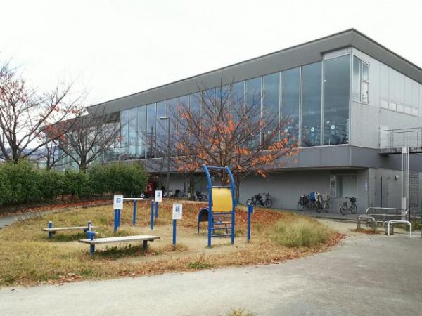 大東市新田北町の中古一戸建て(市立西部図書館)