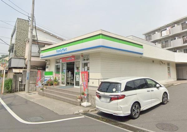 シャンボール上大岡(ファミリーマート弘明寺中里店)