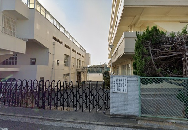横浜市保土ケ谷区上菅田町の中古一戸建て(横浜市立西谷中学校)