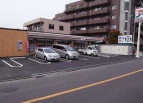 ライオンズガーデン鴨居(セブンイレブン横浜鴨居東店)
