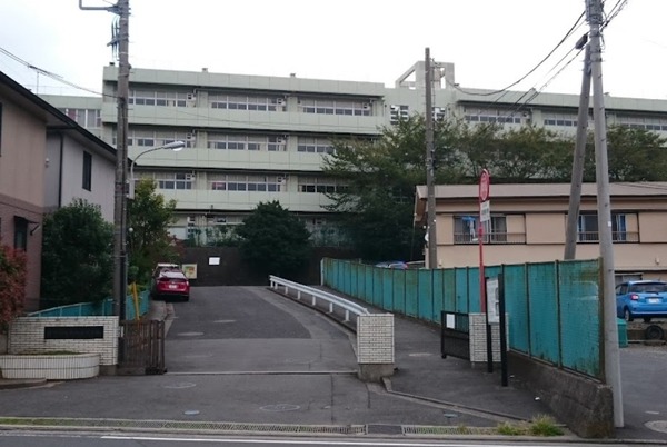 ライオンズガーデン鴨居(横浜市立東鴨居中学校)