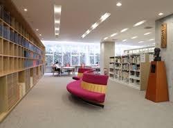 レイディアントシティ向ヶ丘遊園フランス街区(聖マリアンナ医科大学医学情報センター図書館)