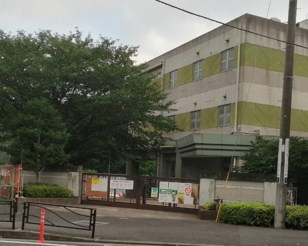川崎市麻生区多摩美２丁目の中古一戸建て(川崎市立西生田小学校)