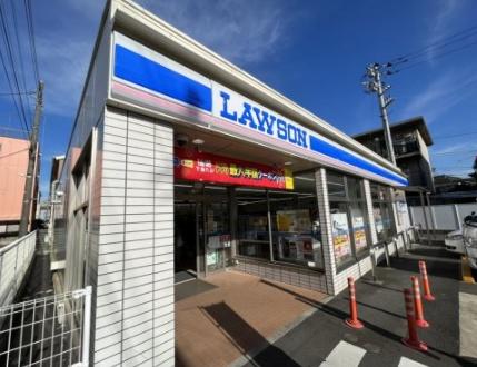 クレッセント新川崎３(ローソン川崎小倉四丁目店)