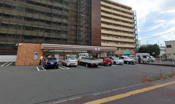 グランデマール鶴見(セブンイレブン横浜鶴見中央5丁目店)