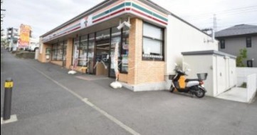 サングレイス戸塚南壱番館(セブンイレブン横浜栄小山台2丁目店)