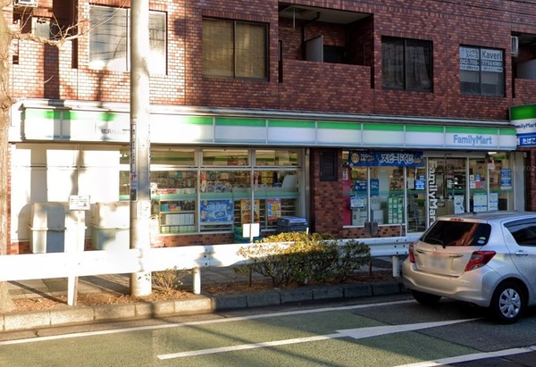 ストーク横浜２番館(ファミリーマート横浜楠町店)