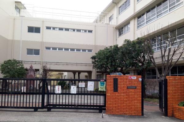 クイーンハイツ久地(川崎市立向丘中学校)