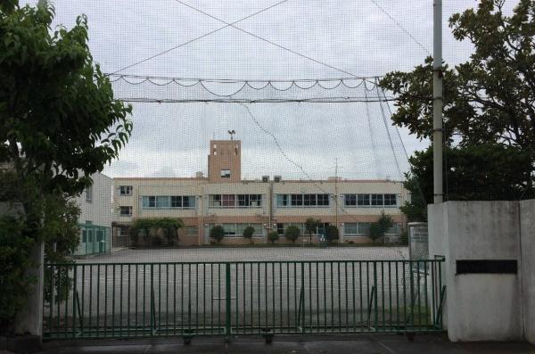 川崎市麻生区白鳥１丁目の中古一戸建て(川崎市立片平小学校)