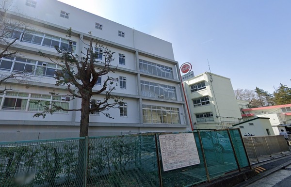 南長津田団地８号棟(横浜市立長津田小学校)