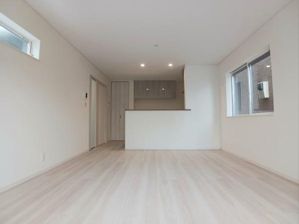横浜市戸塚区戸塚町　新築分譲住宅
