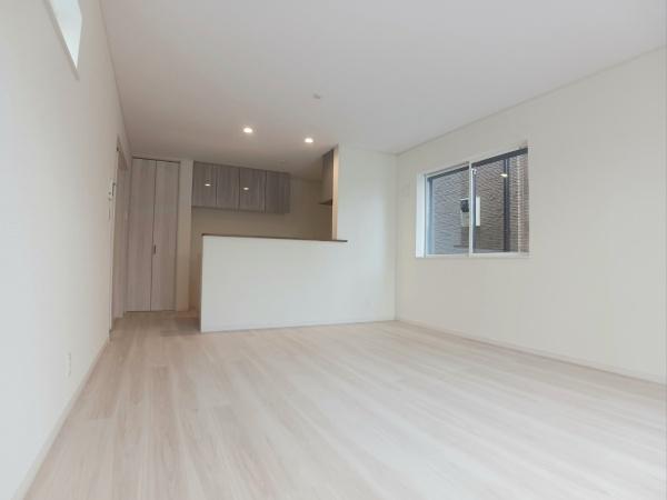 横浜市戸塚区戸塚町　新築分譲住宅