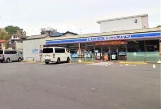 ファミールガーデン横浜小机参番館(ローソン・スリーエフ菅田町西前田店)