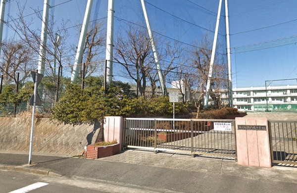 横浜市戸塚区戸塚町 新築分譲住宅 4号棟(横浜市立南戸塚中学校)