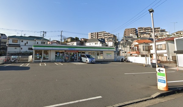 グランシーナ東寺尾(ファミリーマート鶴見荒立店)