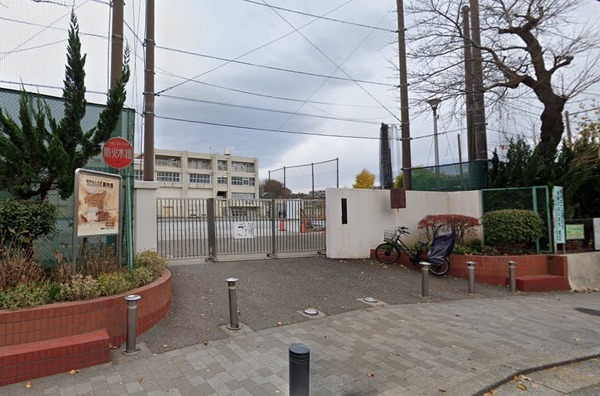 横浜市西区境之谷の中古一戸建て(横浜市立稲荷台小学校)