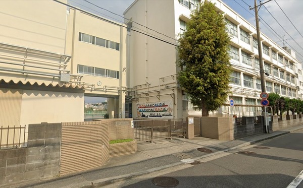 横浜市港北区大倉山1丁目の土地(横浜市立大綱中学校)