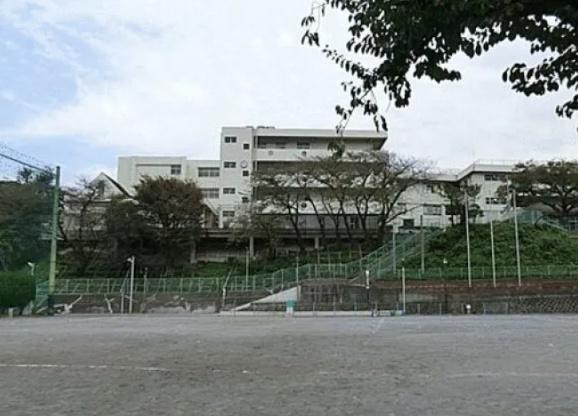 朝日プラザ杉田(横浜市立屏風浦小学校)