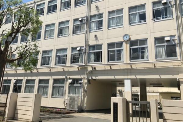 港南台コートハウス1号棟(横浜市立上郷中学校)