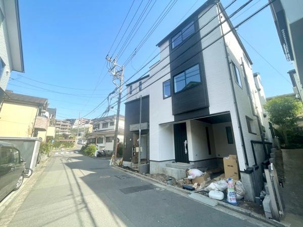 横浜市神奈川区西寺尾4丁目Ⅲ　新築分譲住宅全3棟　2号棟