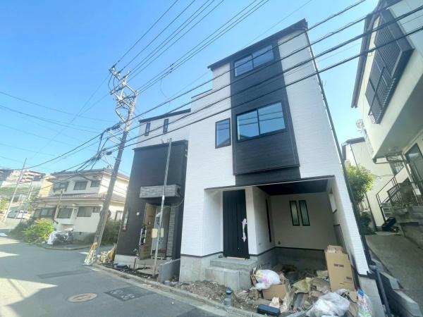 横浜市神奈川区西寺尾4丁目Ⅲ　新築分譲住宅全3棟　2号棟