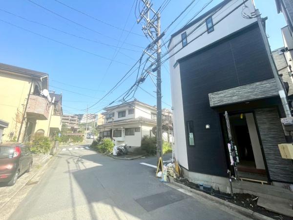横浜市神奈川区西寺尾4丁目Ⅲ　新築分譲住宅全3棟　2号棟