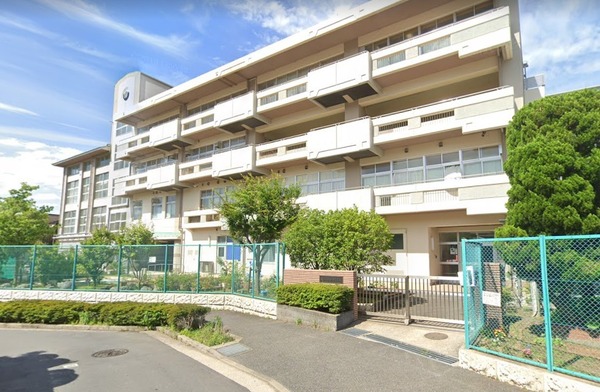 杉田駅前ガーデンハウス(横浜市立杉田小学校)