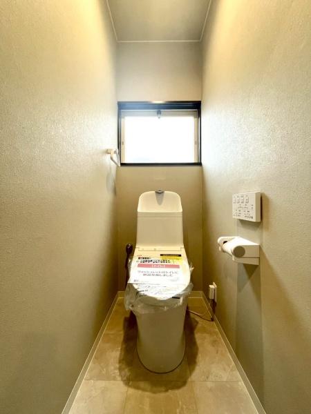 横浜市港南区笹下5丁目の中古一戸建て(トイレ)